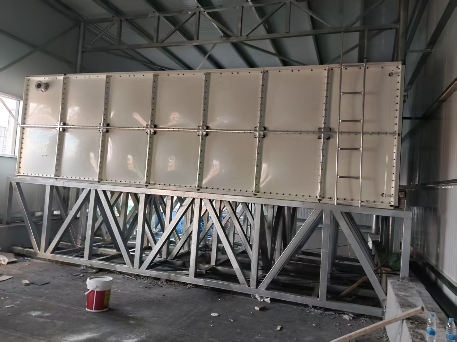 天津西青區玻璃鋼消防水箱